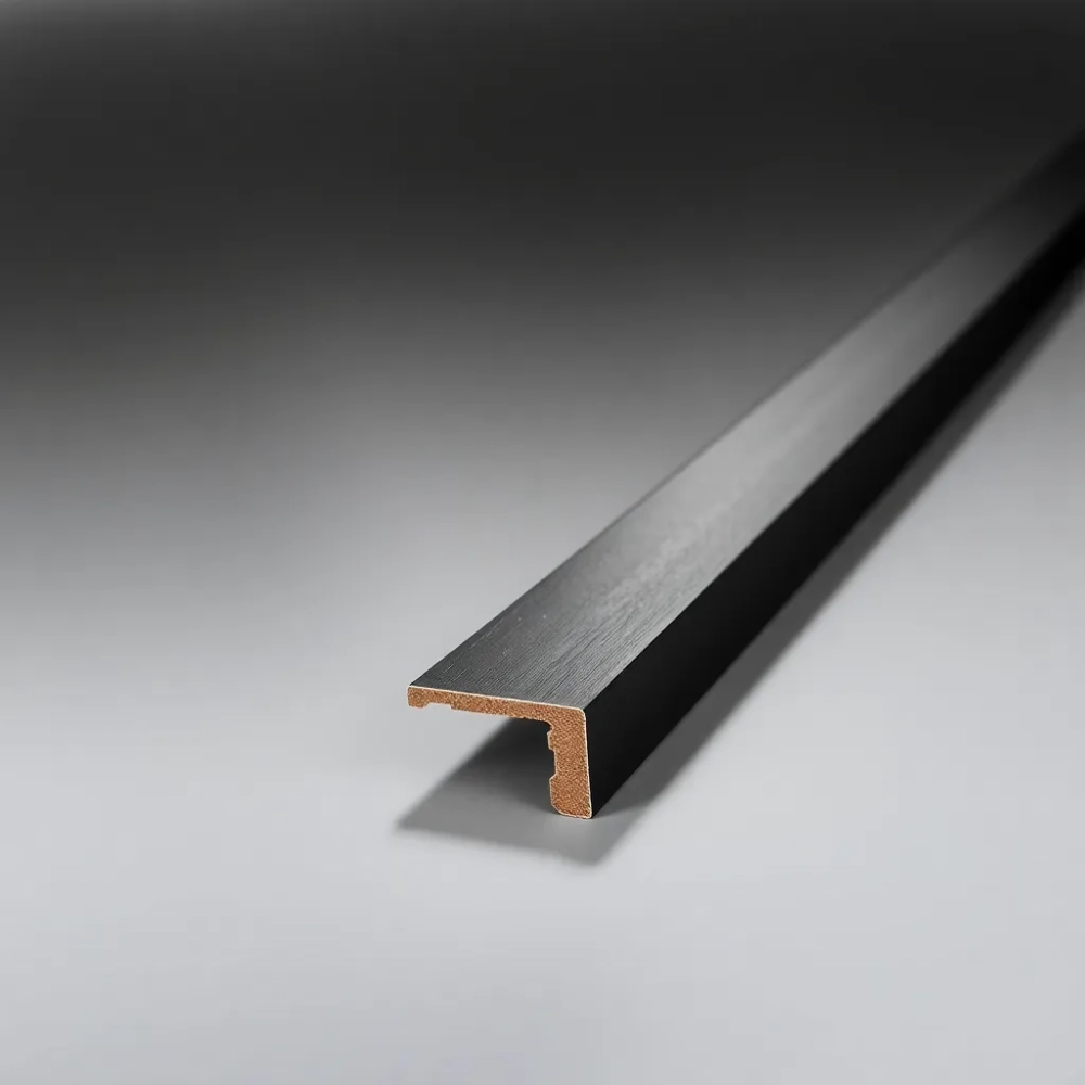 Listwa schodowa do paneli 8mm czarna