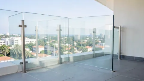 balustrada samonośna szklana