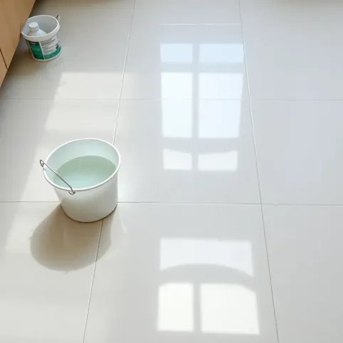 czym myć płytki podłogowe żeby błyszczały