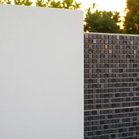 Czym obłożyć murek betonowy