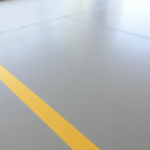 Czym pomalować posadzkę betonową w garażu