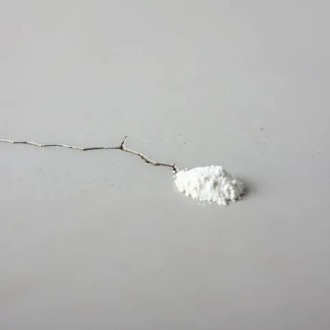 Czym uzupełnić raki w betonie