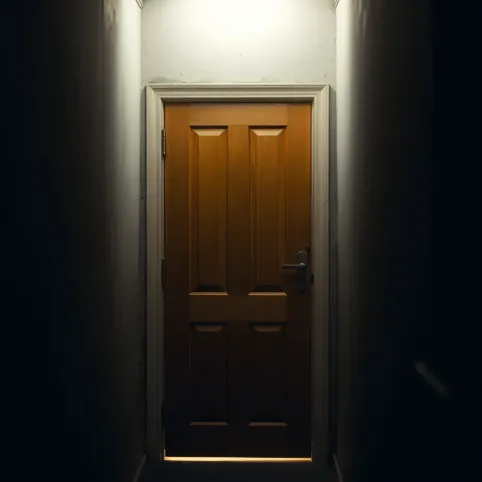 Drzwi wejściowe z klatki schodowej do mieszkania