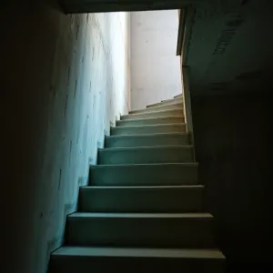 Jak ocieplić schody betonowe na strych