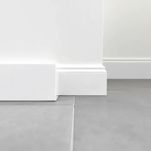 Jakie listwy przypodłogowe do łazienki