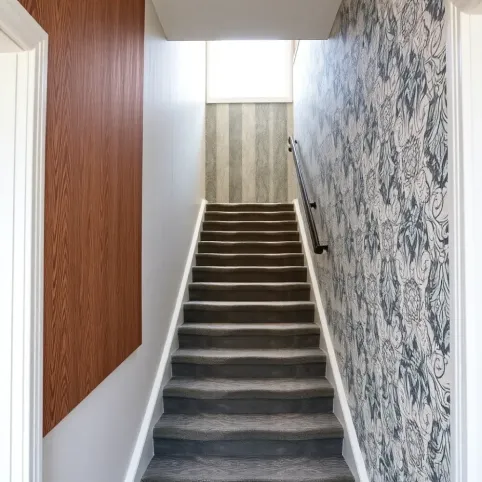 jakie tapety na klatkę schodowa