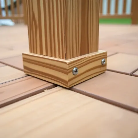 Mocowanie balustrady drewnianej do podłoża