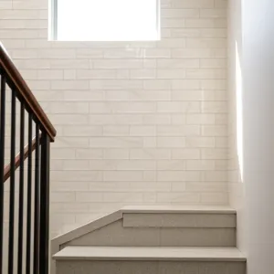 Płytki na ścianę na klatkę schodową