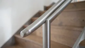 Poręcz schodowa NIERDZEWNA