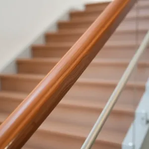 Poręcze schodowe dla niepełnosprawnych