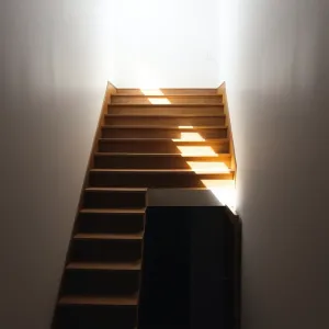 Schody do piwnicy wewnętrzne