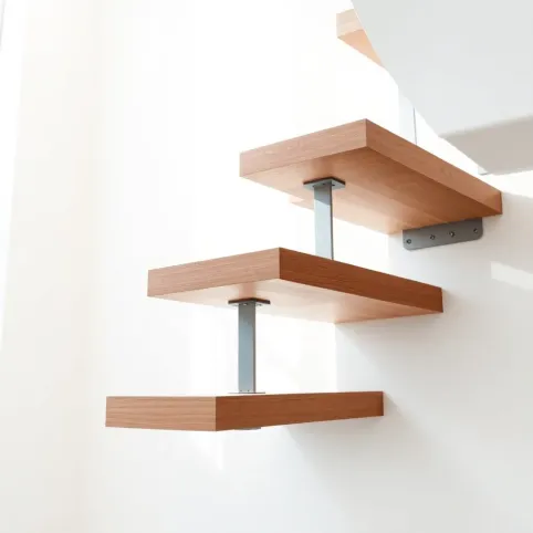 Schody lewitujące montaż