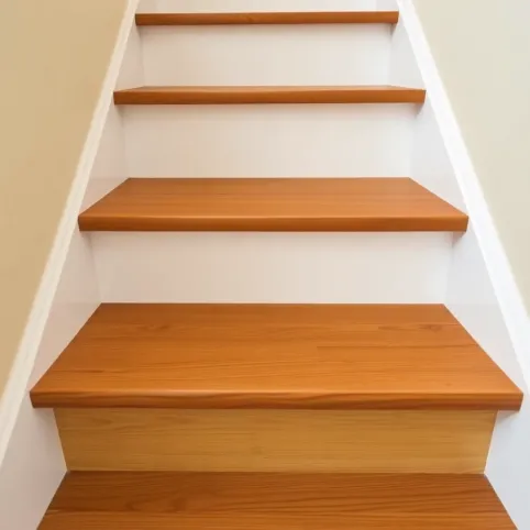 Wykończenie schodów listwami