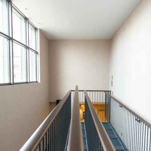 Wysokość balustrady w budynkach użyteczności publicznej